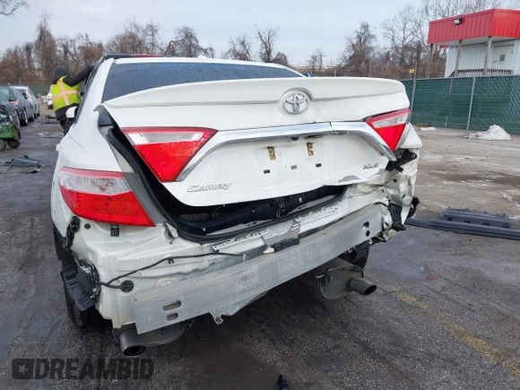 2016 Toyota Camry XSE with VIN 4T1BK1FK2GU570484, listed as a IAAI auction lot 41395359 with 122,852 mi miles. Bid and sale history available at carsss.com. Image 6.