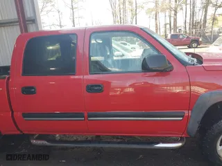 2006 Chevrolet Silverado 1500 LT1 with VIN 2GCEK13TX61173467, listed as a IAAI auction lot 41845953 with 201,552 mi miles. Bid and sale history available at carsss.com. Image 14.