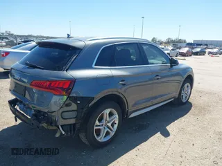 2019 Audi Q5 Premium with VIN WA1ANAFY1K2065059, listed as a IAAI auction lot 40566830 with 61,534 mi miles. Bid and sale history available at carsss.com. Image 4.