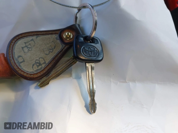 2000 Toyota Celica GT z VIN JTDDR32T8Y0006737, wystawiony jako IAAI lot #42161672 z przebiegiem 337 226 mil mil oraz . Historia ofert i sprzedaży dostępna na DreamBid. Obrazek 11.