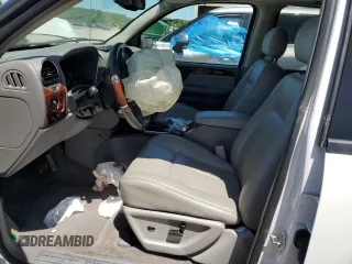2007 GMC Envoy Denali z VIN 1GKET63M072101556, wystawiony jako Copart lot #57820235 z przebiegiem Nie podano mil oraz Szkoda całkowita • Salvage title. Historia ofert i sprzedaży dostępna na DreamBid. Obrazek 7.