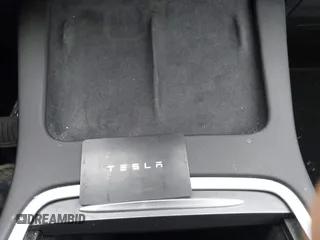 2024 Tesla Model Y Long Range z VIN 7SAYGDEEXRA226636, wystawiony jako IAAI lot #41622144 z przebiegiem 8 908 mil mil oraz . Historia ofert i sprzedaży dostępna na DreamBid. Obrazek 11.