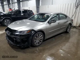2021 Lexus ES with VIN 58AD11D10MU007590, listed as a Copart auction lot 82584724 with 5,470 mi miles and Salvage Title. Bid and sale history available at carsss.com. Image 1.