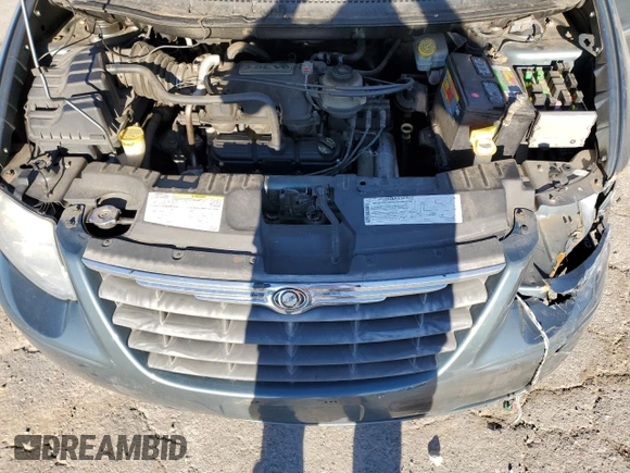 2006 Chrysler Town & Country LWB Touring with VIN 2A4GP54LX6R812460, listed as a Copart auction lot 81747164 with 101,341 mi miles and Salvage Title. Bid and sale history available at carsss.com. Image 12.