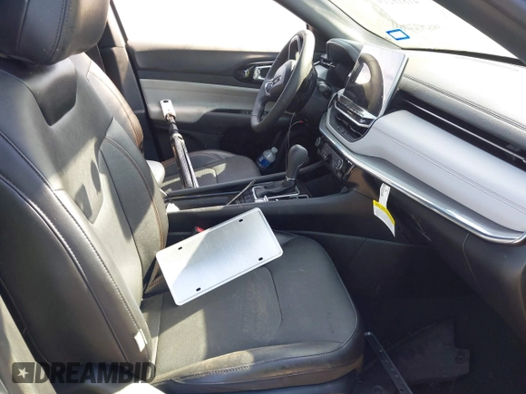 2023 Jeep Compass Limited с VIN 3C4NJDCN4PT505487, выставлен на аукционе IAAI как лот 41816219 с пробегом 10 379 миль миль и . История ставок и продаж доступна на DreamBid. Изображение 5.