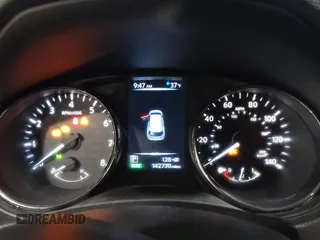 2017 Nissan Rogue SV z VIN KNMAT2MV4HP615103, wystawiony jako IAAI lot #41935754 z przebiegiem 142 770 mil mil oraz . Historia ofert i sprzedaży dostępna na DreamBid. Obrazek 7.