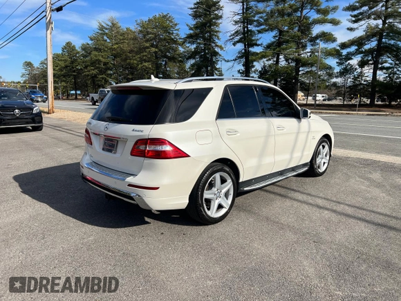 2014 Mercedes-Benz M 550 with VIN 4JGDA7DB7EA409158, listed as a Copart auction lot 53398845 with 169,197 mi miles and Clean Title. Bid and sale history available at carsss.com. Image 4.