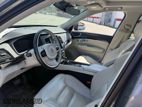 2018 Volvo XC90 Momentum with VIN YV4102PK1J1361818, listed as a Copart auction lot 54791625 with 128,474 mi miles and Clean Title. Bid and sale history available at carsss.com. Image 5.