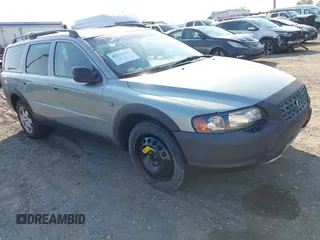 2004 Volvo V70 XC Cross Country with VIN YV1SZ59H841124791, listed as a IAAI auction lot 42371482 with 141,272 mi miles and . Bid and sale history available at DreamBid. Image 1.