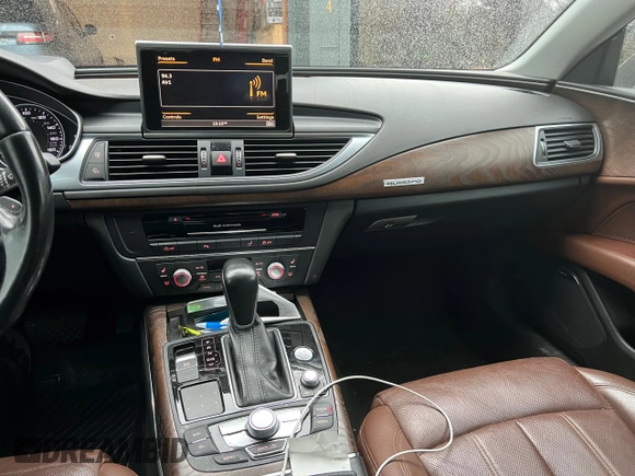 2016 Audi A7 Prestige с VIN WAU2GAFC5GN034330, выставлен на аукционе Copart как лот 51780135 с пробегом 127 195 миль миль и Чистый • Clean title. История ставок и продаж доступна на DreamBid. Изображение 9.