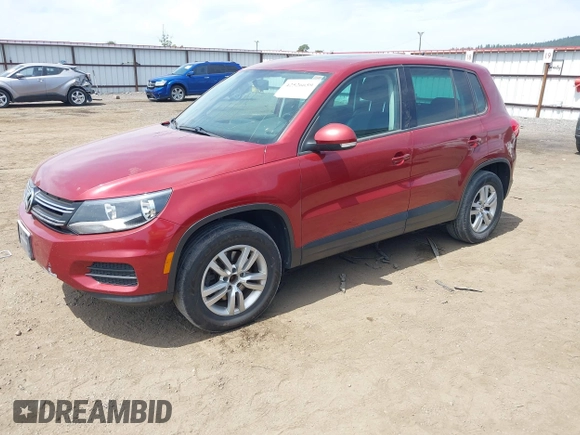 2012 Volkswagen Tiguan LE z VIN WVGAV7AX5CW097459, wystawiony jako IAAI lot #42526659 z przebiegiem 158 634 mil mil oraz . Historia ofert i sprzedaży dostępna na DreamBid. Obrazek 2.