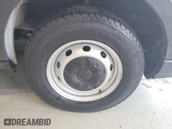 2023 Ford Transit Cargo с VIN 1FTBR1X89PKA75830, выставлен на аукционе IAAI как лот 42907933 с пробегом 17 668 миль миль и . История ставок и продаж доступна на DreamBid. Изображение 17.