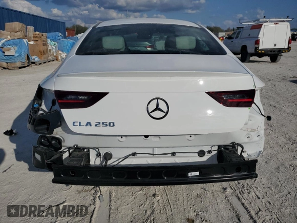 2025 Mercedes-Benz CLA 250 z VIN W1K5J4GB0SN485981, wystawiony jako Copart lot #43567725 z przebiegiem 1 566 mil mil oraz Szkoda całkowita • Salvage title. Historia ofert i sprzedaży dostępna na DreamBid. Obrazek 6.