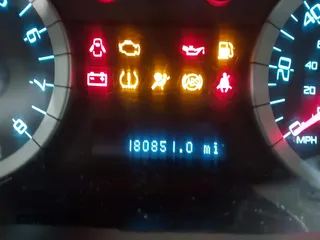 2012 Ford Escape XLS z VIN 1FMCU0C7XCKB44251, wystawiony jako IAAI lot #42151121 z przebiegiem 180 851 mil mil oraz . Historia ofert i sprzedaży dostępna na DreamBid. Obrazek 7.