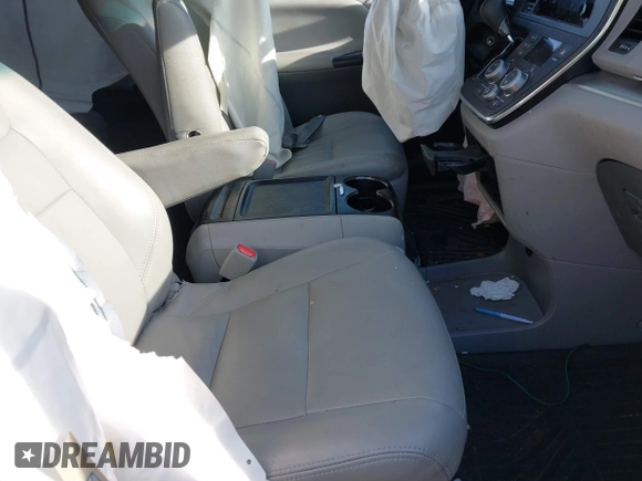 2017 Toyota Sienna LE Auto Access Seat with VIN 5TDKZ3DCXHS888544, listed as a IAAI auction lot 42015252 with 76,378 mi miles. Bid and sale history available at carsss.com. Image 5.