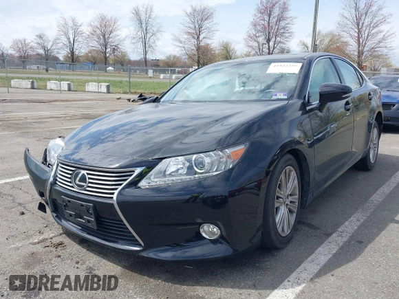 2013 Lexus ES 4dr Sdn with VIN JTHBK1GG8D2077512, listed as a IAAI auction lot 41922259 with 30,899 mi miles. Bid and sale history available at carsss.com. Image 19.