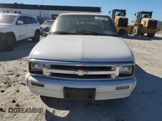 1997 Chevrolet S-10 LS with VIN 1GCCS19W7VK121494, listed as a Copart auction lot 75327694 with 292,652 mi miles and Salvage Title. Bid and sale history available at DreamBid. Image 5.