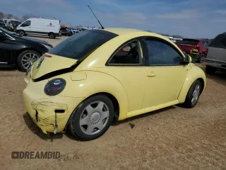 2000 Volkswagen Beetle GLX with VIN 3VWDD21CXYM493847, listed as a Copart auction lot 45301135 with 141,676 mi miles and Salvage Title. Bid and sale history available at DreamBid. Image 3.