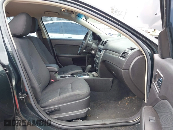 2010 Ford Fusion SE with VIN 3FAHP0HG5AR384834, listed as a IAAI auction lot 41533295 with 124,356 mi miles. Bid and sale history available at carsss.com. Image 5.