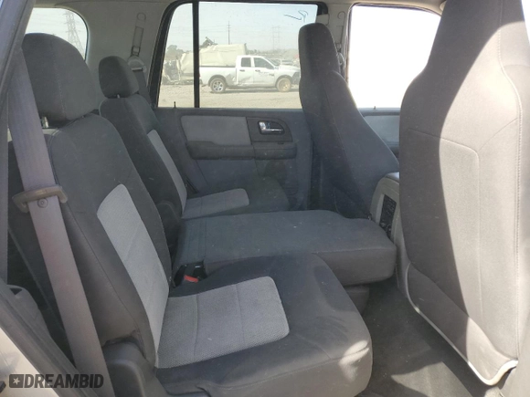2006 Ford Expedition Special Service with VIN 1FMPU16586LA26201, listed as a Copart auction lot 42580805 with 247,366 mi miles and Clean Title. Bid and sale history available at carsss.com. Image 11.