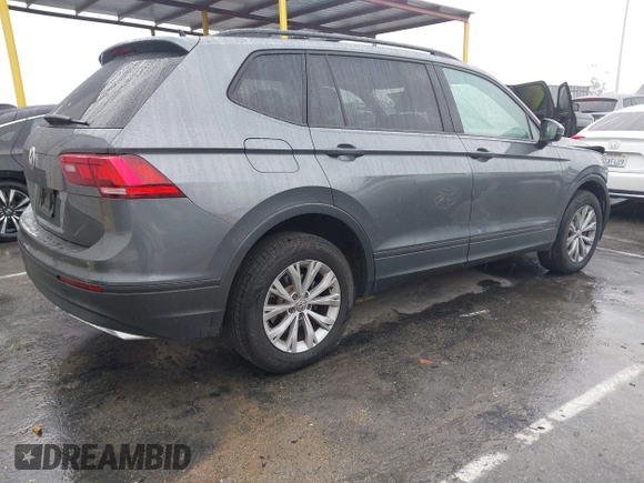 2020 Volkswagen Tiguan S z VIN 3VV1B7AX7LM129259, wystawiony jako IAAI lot #41806178 z przebiegiem 48 953 mil mil oraz . Historia ofert i sprzedaży dostępna na DreamBid. Obrazek 4.