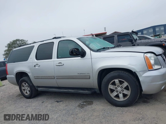 2014 GMC Yukon XL SLT with VIN 1GKS1KE08ER188302, listed as a IAAI auction lot 41531485 with 196,810 mi miles. Bid and sale history available at carsss.com. Image 13.