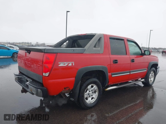 2006 Chevrolet Avalanche Z71 with VIN 3GNEK12Z56G105811, listed as a IAAI auction lot 41945405 with 206,530 mi miles. Bid and sale history available at carsss.com. Image 4.