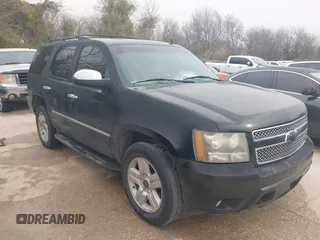 2011 Chevrolet Tahoe LTZ z VIN 1GNSCCE06BR394250, wystawiony jako IAAI lot #41746923 z przebiegiem 269 069 mil mil oraz . Historia ofert i sprzedaży dostępna na DreamBid. Obrazek 1.