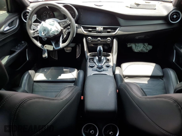 2020 Alfa Romeo Giulia Ti Sport z VIN ZARFAMBN9L7638983, wystawiony jako Copart lot #58692915 z przebiegiem Nie podano mil oraz Nie do naprawy • Non repairable. Historia ofert i sprzedaży dostępna na DreamBid. Obrazek 8.