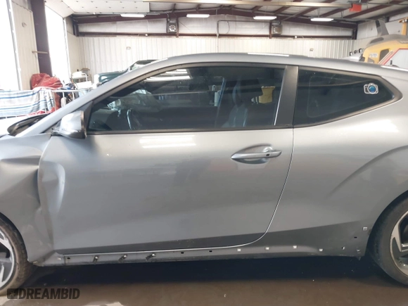 2020 Hyundai Veloster Turbo with VIN KMHTH6AB6LU029925, listed as a IAAI auction lot 41885736 with 60,625 mi miles. Bid and sale history available at carsss.com. Image 15.