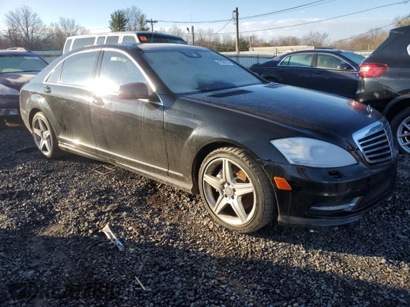2010 Mercedes-Benz S 400 with VIN WDDNG9FB8AA305648, listed as a Copart auction lot 87004294 with 135,981 mi miles and Clean Title. Bid and sale history available at DreamBid. Image 4.