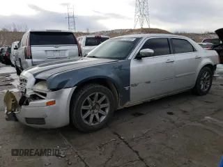 2006 Chrysler 300 with VIN 2C3KA43R16H138209, listed as a Copart auction lot 45142325 with 317,595 mi miles and Salvage Title. Bid and sale history available at carsss.com. Image 1.