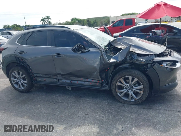 2021 Mazda CX-30 Preferred with VIN 3MVDMACLXMM228431, listed as a IAAI auction lot 41575602 with 67,854 mi miles. Bid and sale history available at carsss.com. Image 17.