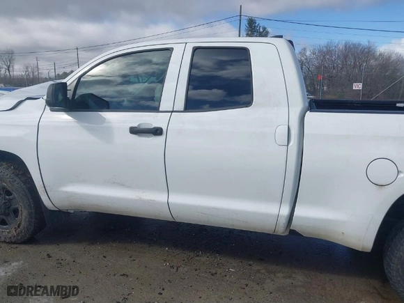 2020 Toyota Tundra 4WD SR with VIN 5TFUY5F19LX917327, listed as a IAAI auction lot 41558571 with NaN miles. Bid and sale history available at carsss.com. Image 15.