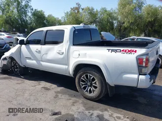 2020 Toyota Tacoma SR5 с VIN 3TMCZ5AN9LM341778, выставлен на аукционе IAAI как лот 42268274 с пробегом 64 767 миль миль и . История ставок и продаж доступна на DreamBid. Изображение 3.