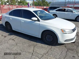 2014 Volkswagen Jetta SE with VIN 3VWD17AJ8EM284395, listed as a IAAI auction lot 42686750 with 183,600 mi miles and . Bid and sale history available at DreamBid. Image 1.