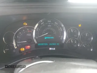 2005 Cadillac Escalade ESV z VIN 3GYFK66NX5G240695, wystawiony jako Copart lot #45814095 z przebiegiem 262 803 mil mil oraz Czysty tytuł • Clean title. Historia ofert i sprzedaży dostępna na DreamBid. Obrazek 9.