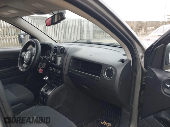 2011 Jeep Compass with VIN 1J4NT1FA2BD241485, listed as a IAAI auction lot 41496076 with 134,825 mi miles. Bid and sale history available at carsss.com. Image 5.