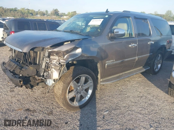 2011 GMC Yukon XL Denali with VIN 1GKS2MEF4BR280225, listed as a IAAI auction lot 41732220 with 121,684 mi miles. Bid and sale history available at carsss.com. Image 2.