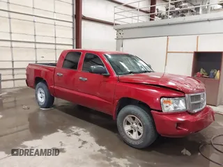 2008 Dodge Dakota SLT z VIN 1D7HW48N58S521150, wystawiony jako IAAI lot #42359685 z przebiegiem 230 074 mil mil oraz . Historia ofert i sprzedaży dostępna na DreamBid. Obrazek 1.