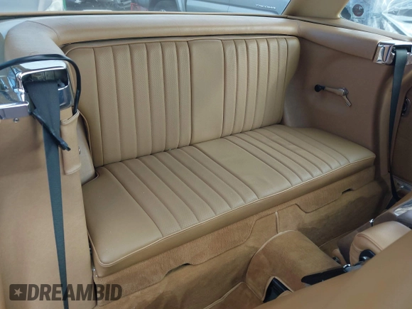 1988 Mercedes-Benz 560 with VIN WDBBA48D4JA080448, listed as a IAAI auction lot 40978039 with 40,237 mi miles. Bid and sale history available at carsss.com. Image 8.