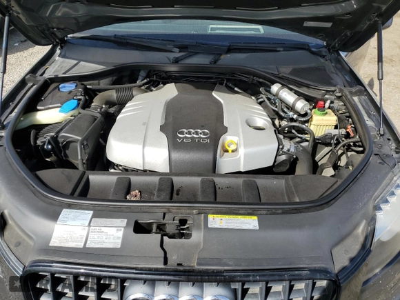2015 Audi Q7 3.0L TDI Prestige with VIN WA1WMAFE8FD007796, listed as a Copart auction lot 46927935 with 101,847 mi miles and Salvage Title. Bid and sale history available at carsss.com. Image 12.