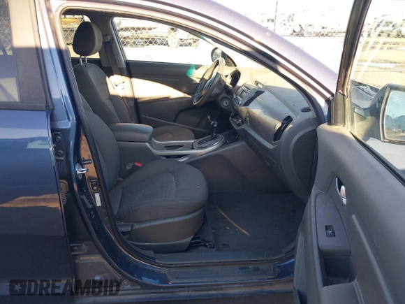 2016 Kia Sportage LX with VIN KNDPB3AC5G7868063, listed as a IAAI auction lot 42071089 with Not Provided miles. Bid and sale history available at carsss.com. Image 5.