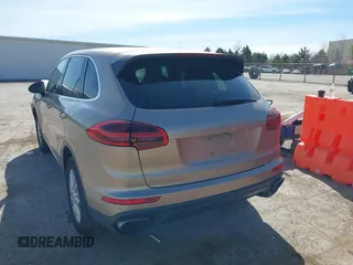2016 Porsche Cayenne z VIN WP1AA2A2XGKA15096, wystawiony jako IAAI lot #41868566 z przebiegiem 93 640 mil mil oraz . Historia ofert i sprzedaży dostępna na DreamBid. Obrazek 3.