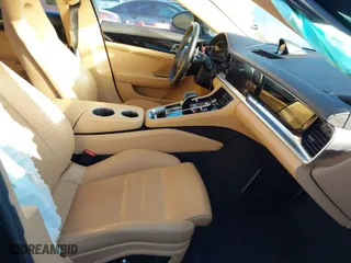 2019 Porsche Panamera with VIN WP0AA2A79KL100074, listed as a IAAI auction lot 40691889 with 58,160 mi miles. Bid and sale history available at carsss.com. Image 5.