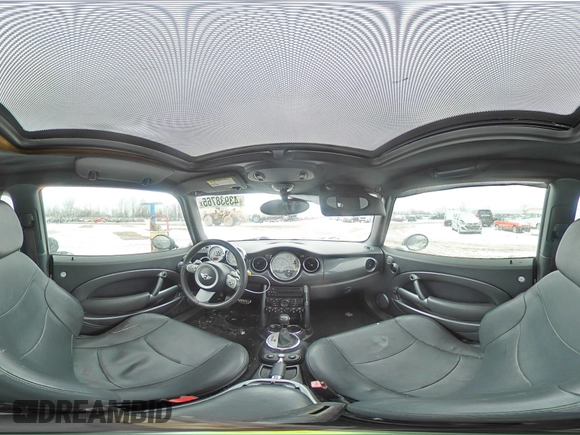 2005 MINI Hardtop S z VIN WMWRE33465TD91749, wystawiony jako Copart lot #43938765 z przebiegiem 166 391 mil mil oraz Szkoda całkowita • Salvage title. Historia ofert i sprzedaży dostępna na DreamBid. Obrazek 13.