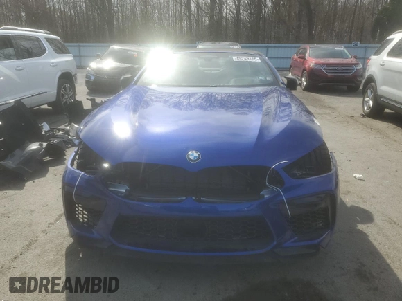 2024 BMW M8 Competition z VIN WBSDZ0C04RCR21242, wystawiony jako Copart lot #49249175 z przebiegiem 5 071 mil mil oraz Szkoda całkowita • Salvage title. Historia ofert i sprzedaży dostępna na DreamBid. Obrazek 5.