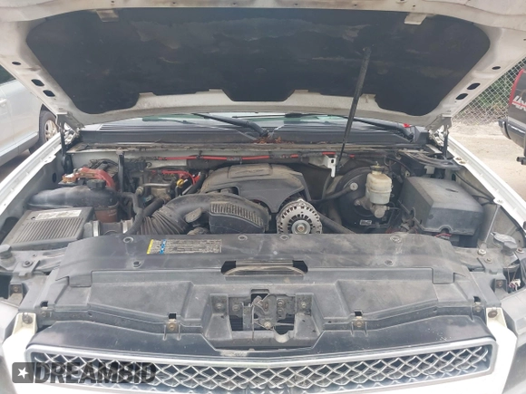 2008 Chevrolet Tahoe 3LT with VIN 1GNFC13J68R127765, listed as a IAAI auction lot 42652336 with 294,190 mi miles and . Bid and sale history available at DreamBid. Image 10.