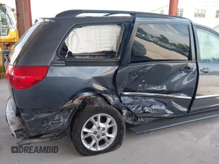 2006 Toyota Sienna XLE z VIN 5TDZA22C06S495720, wystawiony jako IAAI lot #42379521 z przebiegiem 65 375 mil mil oraz . Historia ofert i sprzedaży dostępna na DreamBid. Obrazek 6.