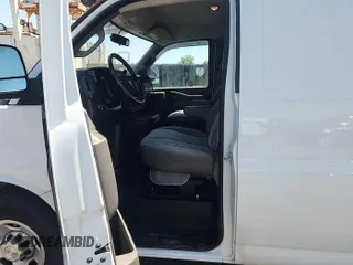 2020 Chevrolet Express Cargo with VIN 1GCWGAFP6L1186058, listed as a IAAI auction lot 42737734 with 106,149 mi miles and . Bid and sale history available at DreamBid. Image 5.